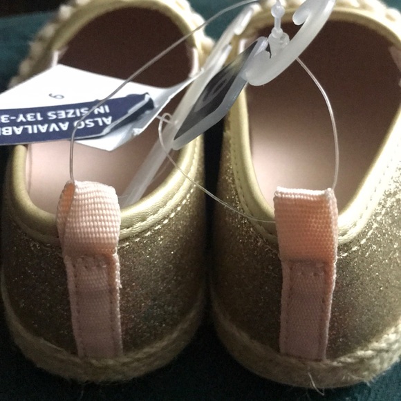 Oshkosh B’ gosh Belle Gold color girl shoes. - Picture 10 of 10